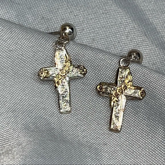 Montana Silversmith Silver silver cross post dangle earrings wrapped gold roses - Picture 6 of 14